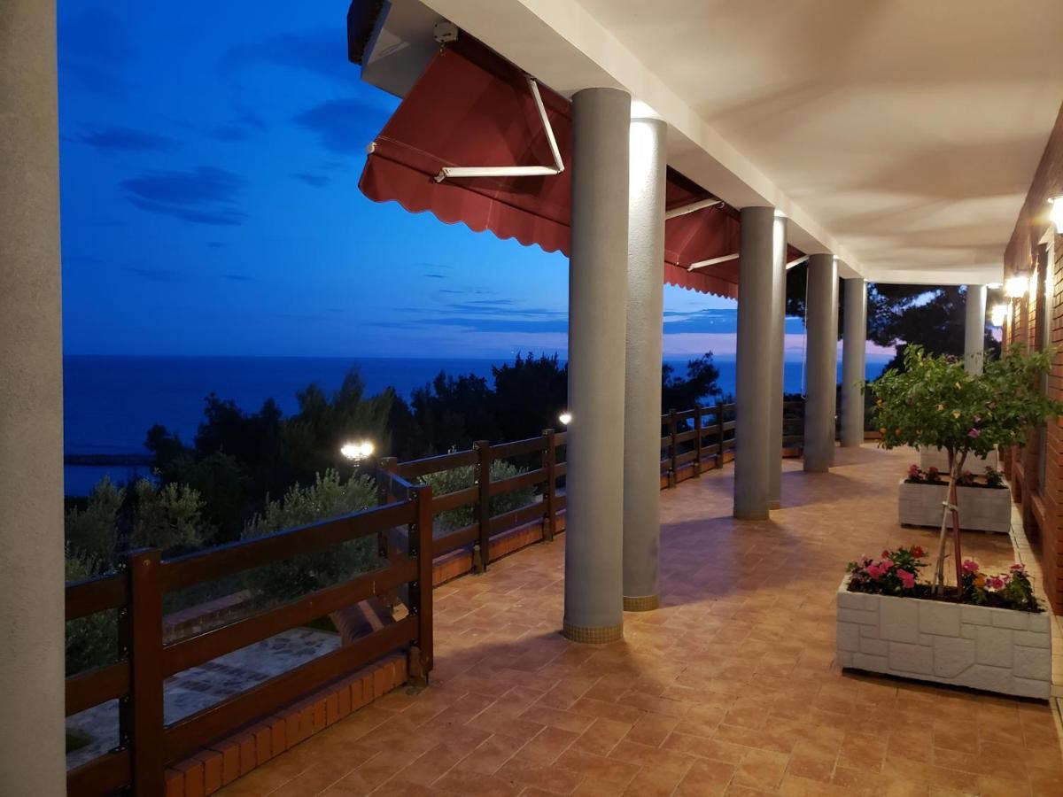 Hotel Brifs Shengjin Bagian luar foto