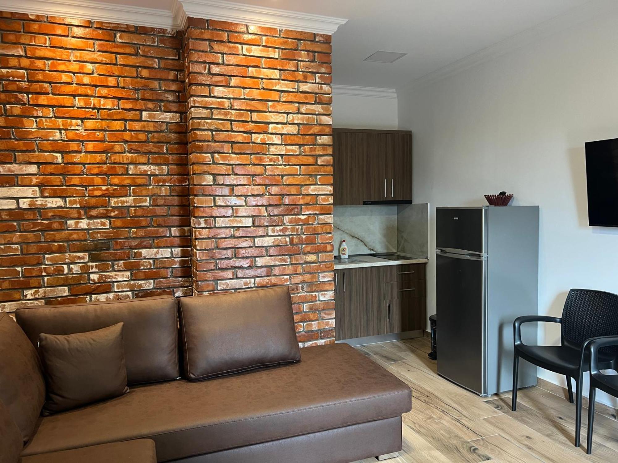 Hotel Brifs Shengjin Bagian luar foto