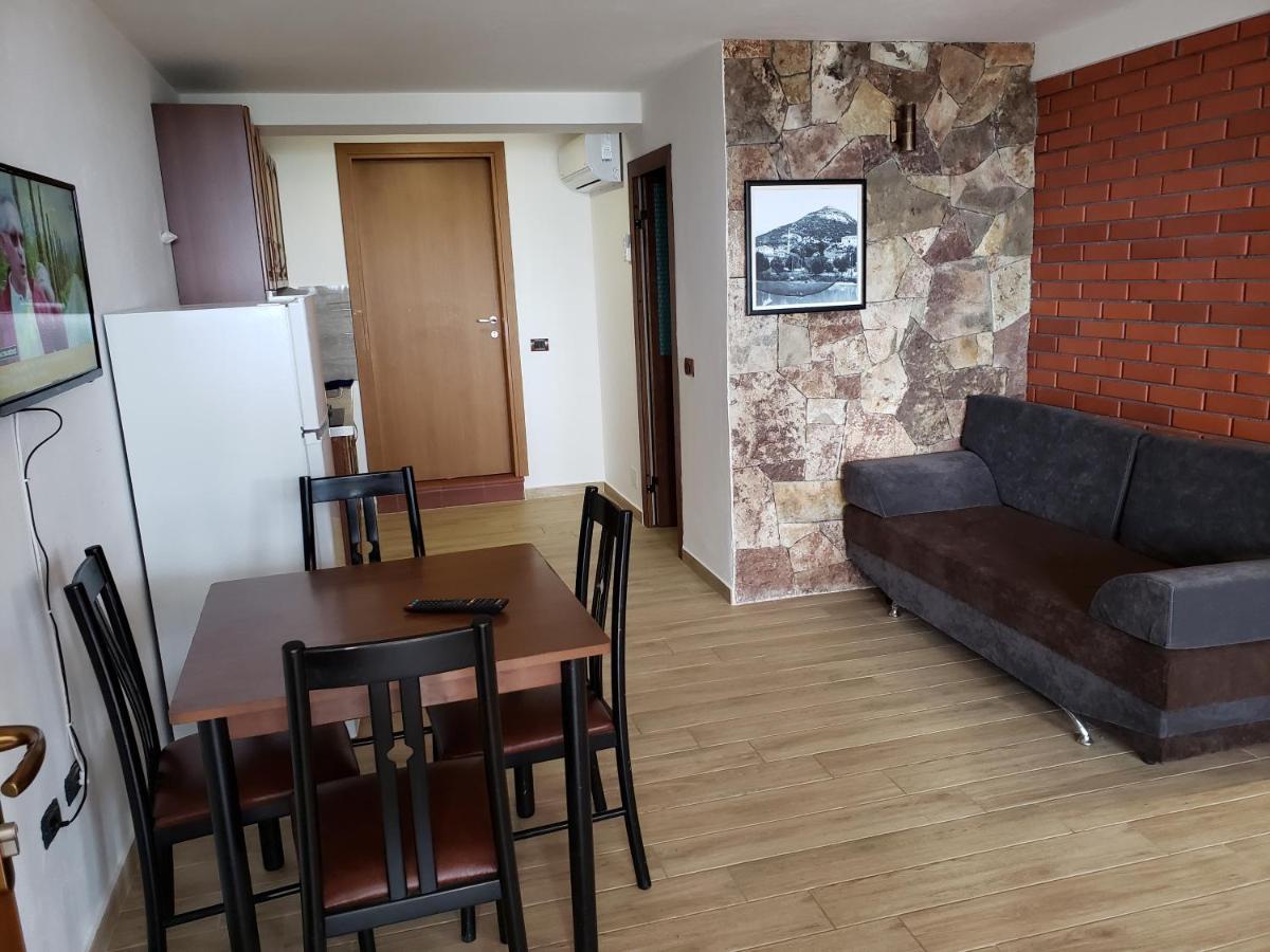Hotel Brifs Shengjin Bagian luar foto