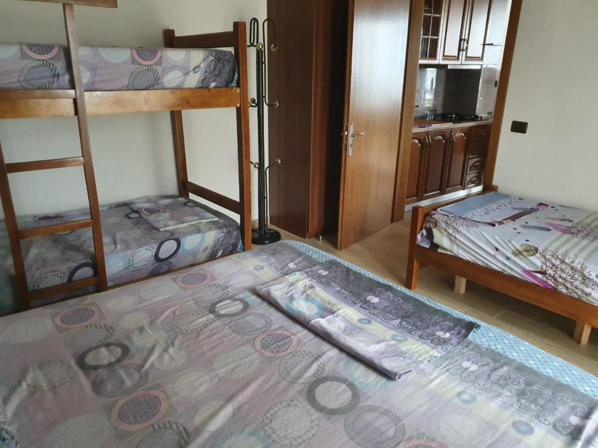 Hotel Brifs Shengjin Bagian luar foto